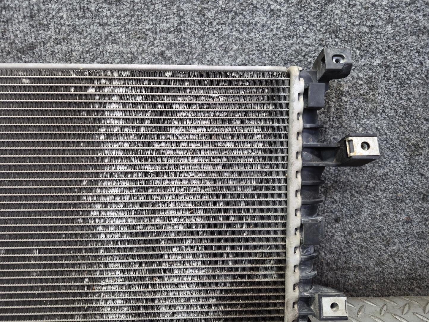 11-15 Audi 4L Q7 3.0L Left or Right Engine Secondary Auxiliary Radiator OEM