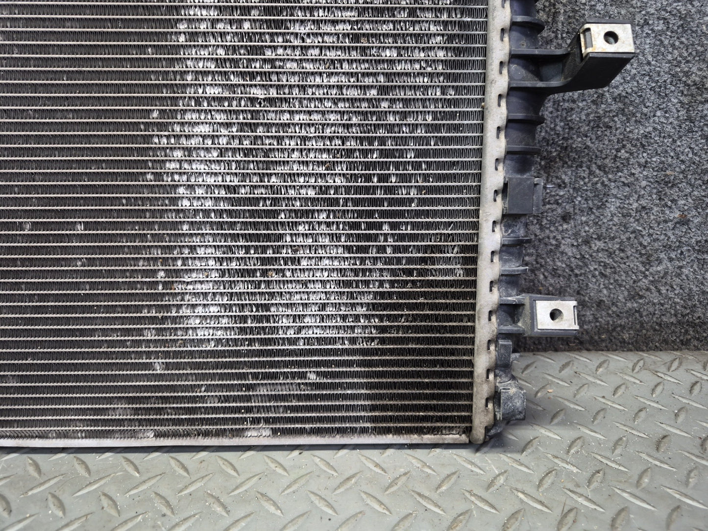 11-15 Audi 4L Q7 3.0L Left or Right Engine Secondary Auxiliary Radiator OEM