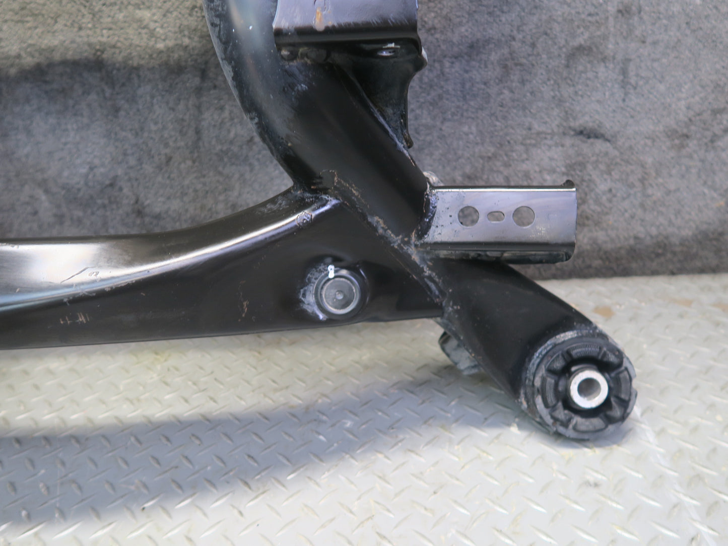 99-01 Toyota Crown JZS175 Rear Suspension Subframe Crossmember Cradle 51K OEM