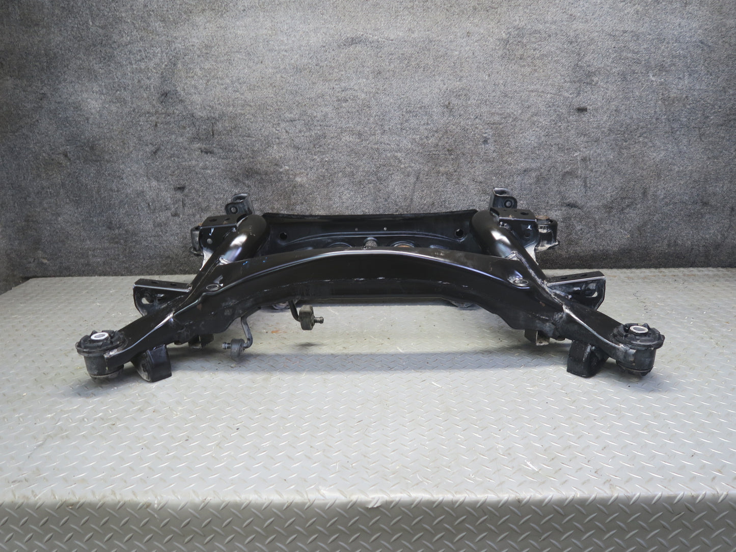 99-01 Toyota Crown JZS175 Rear Suspension Subframe Crossmember Cradle 51K OEM