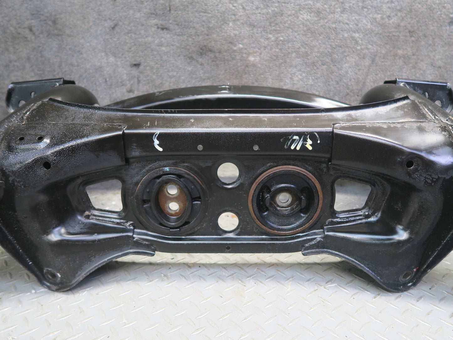 99-01 Toyota Crown JZS175 Rear Suspension Subframe Crossmember Cradle 51K OEM