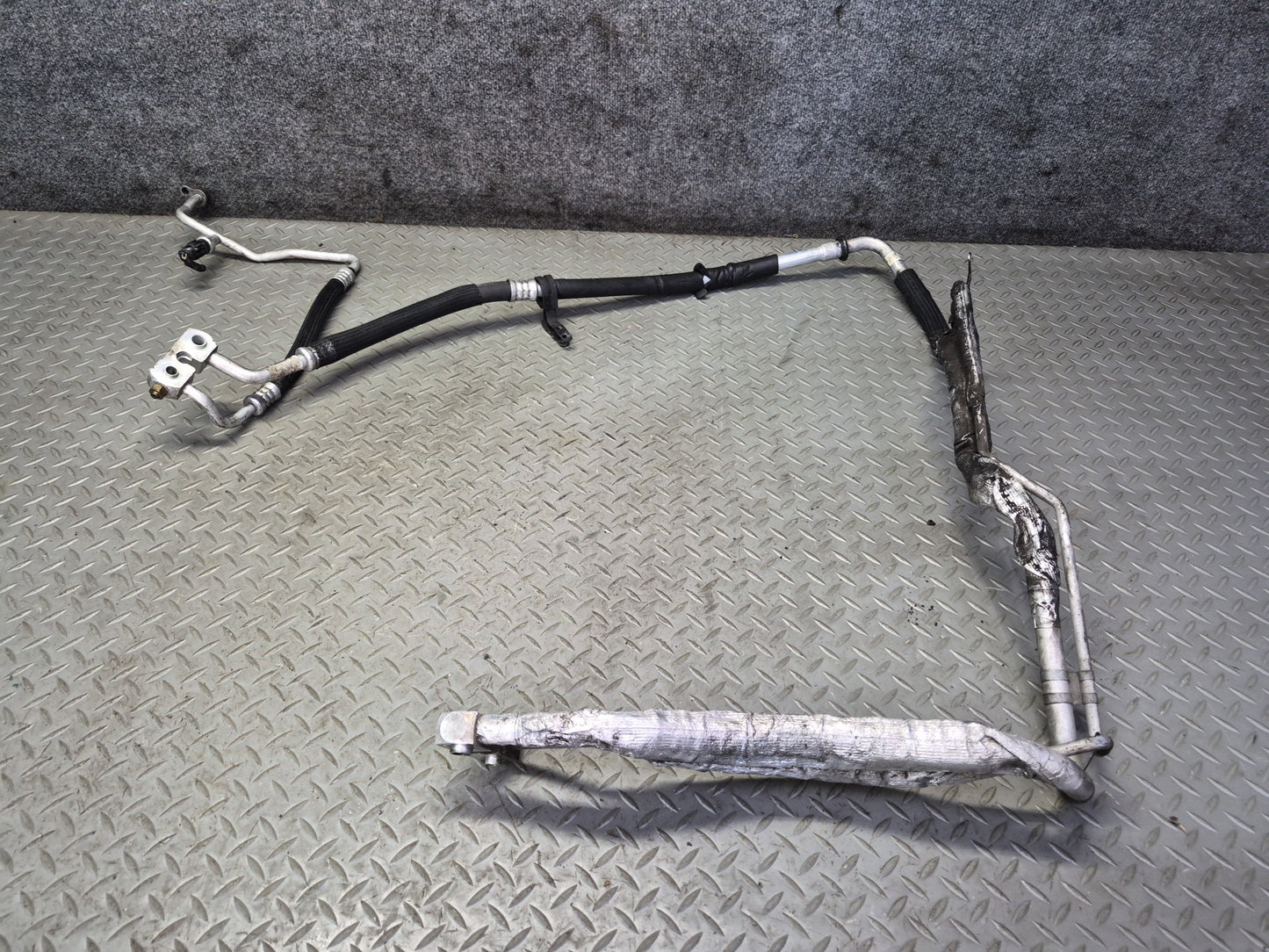 02-05 Ford Thunderbird A/C Air Condition Hose Pipe Line Dryer Set OEM