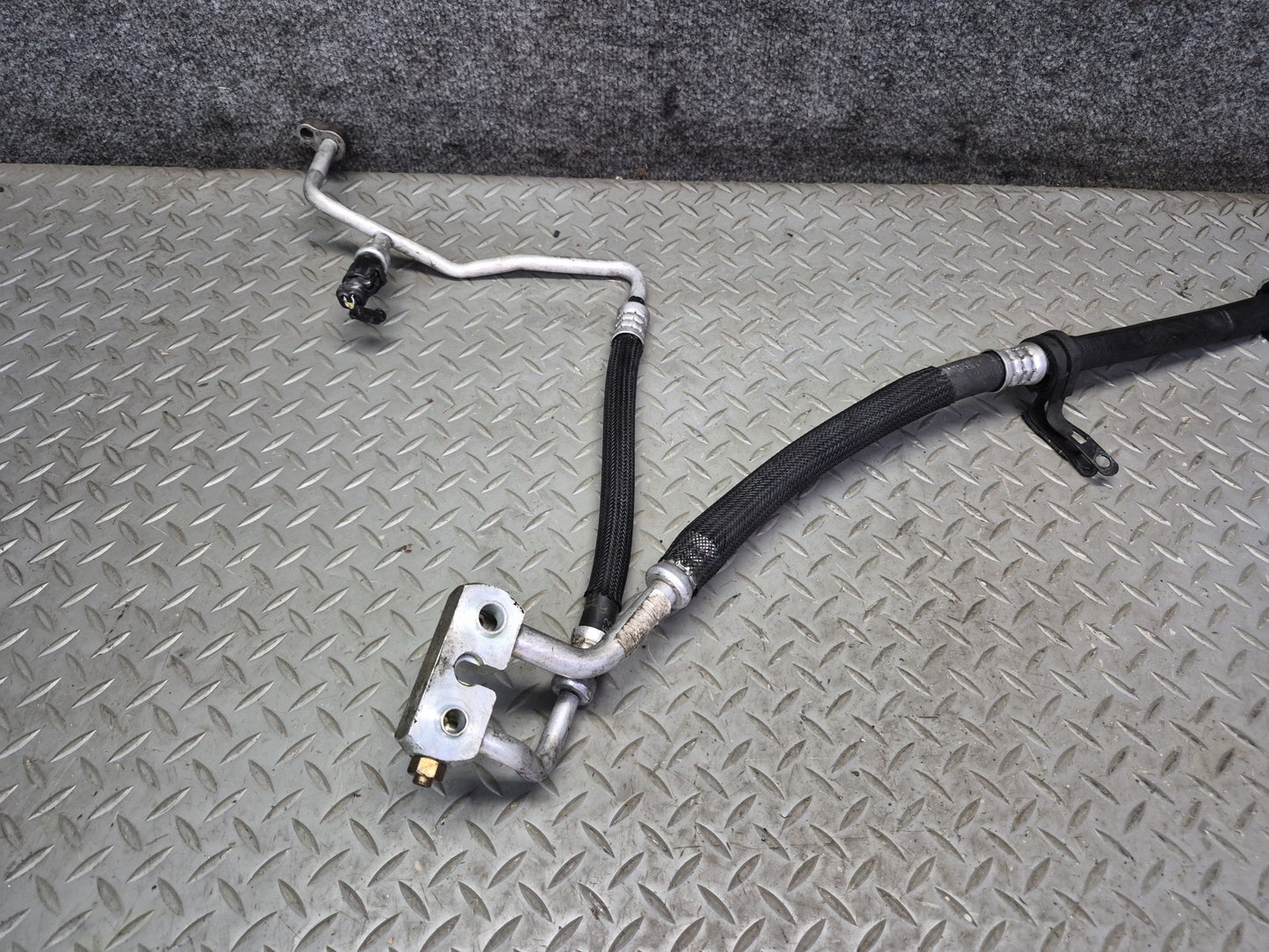 02-05 Ford Thunderbird A/C Air Condition Hose Pipe Line Dryer Set OEM