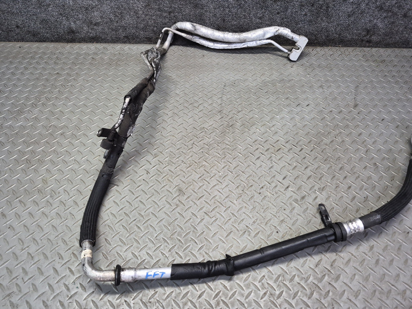 02-05 Ford Thunderbird A/C Air Condition Hose Pipe Line Dryer Set OEM