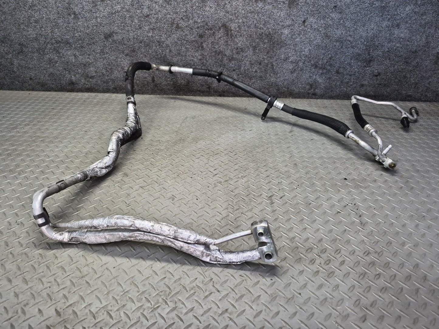 02-05 Ford Thunderbird A/C Air Condition Hose Pipe Line Dryer Set OEM