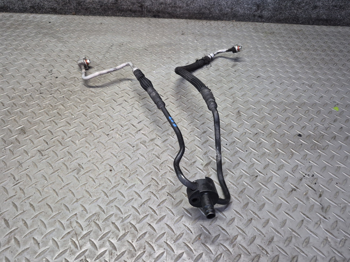 02-05 Ford Thunderbird A/C Air Condition Hose Pipe Line Dryer Set OEM