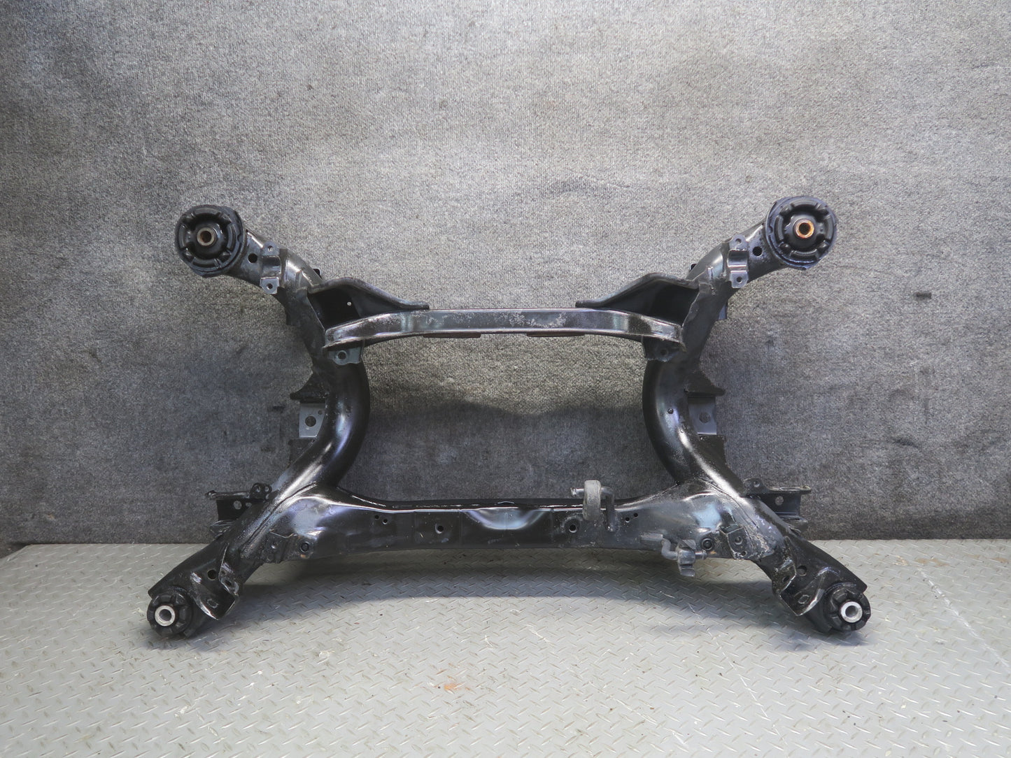 99-01 Toyota Crown JZS175 Rear Suspension Subframe Crossmember Cradle 51K OEM