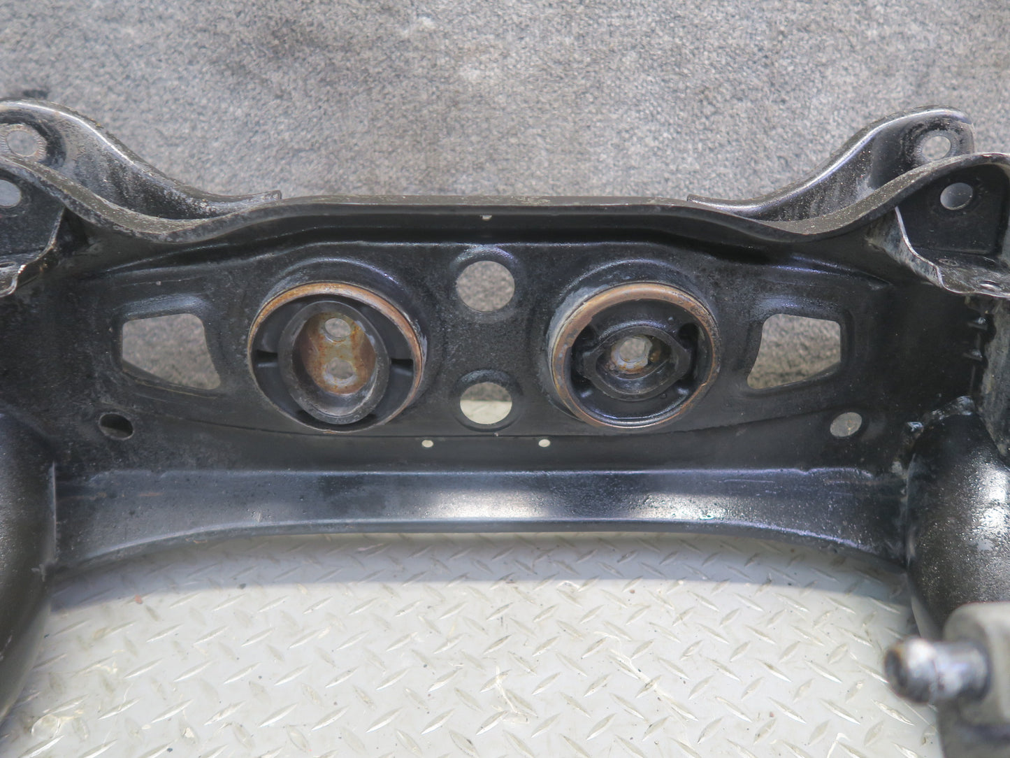 99-01 Toyota Crown JZS175 Rear Suspension Subframe Crossmember Cradle 51K OEM