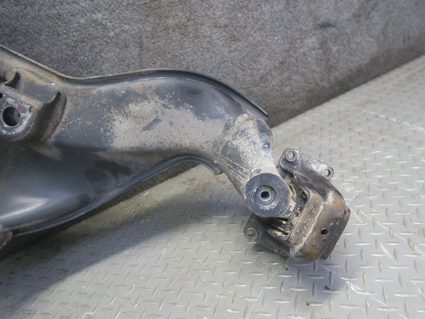 86-89 Mercedes R107 560SL Rear Suspension Crossmember Subframe K-frame Cradle