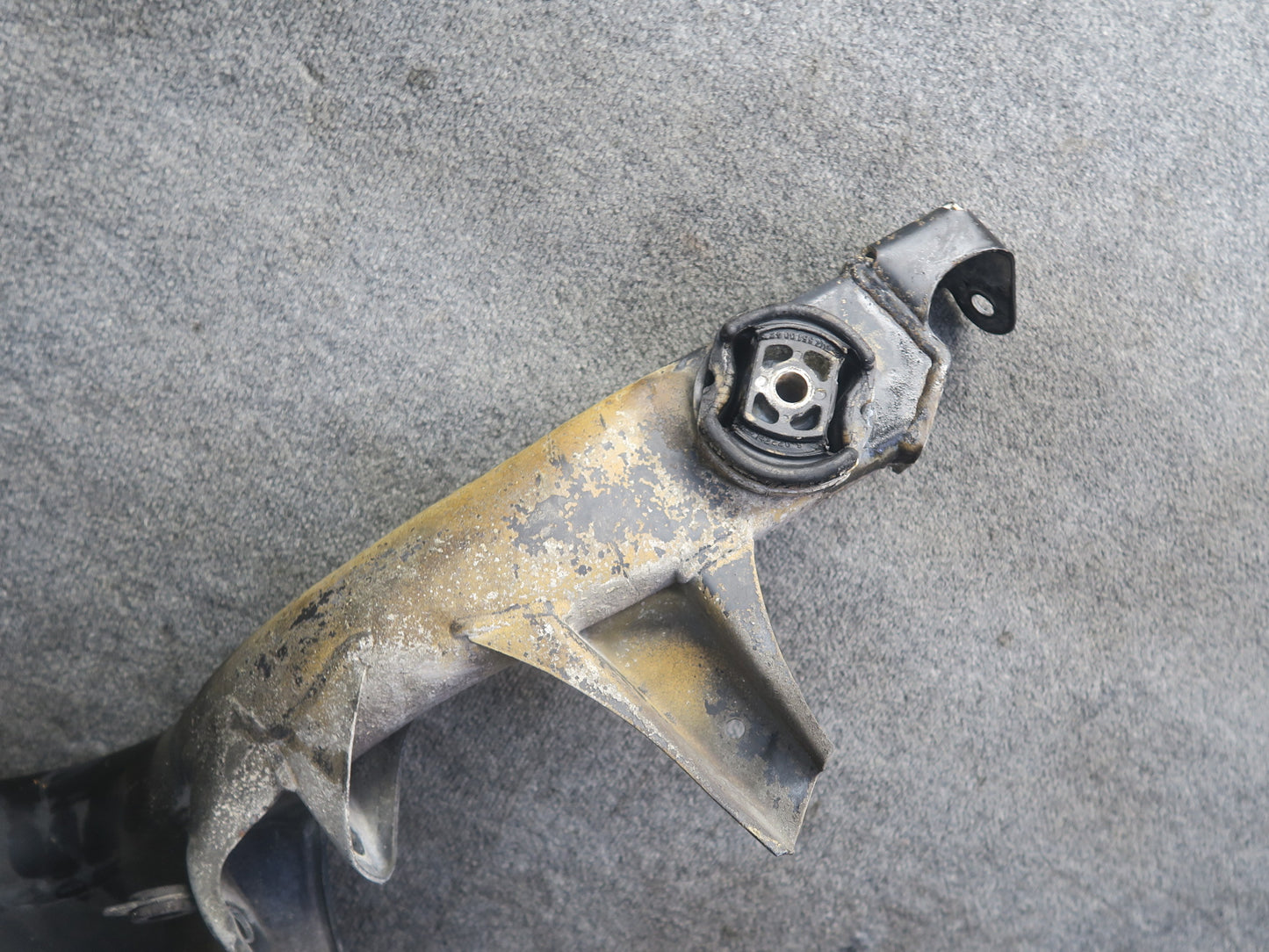 86-89 Mercedes R107 560SL Rear Suspension Crossmember Subframe K-frame Cradle