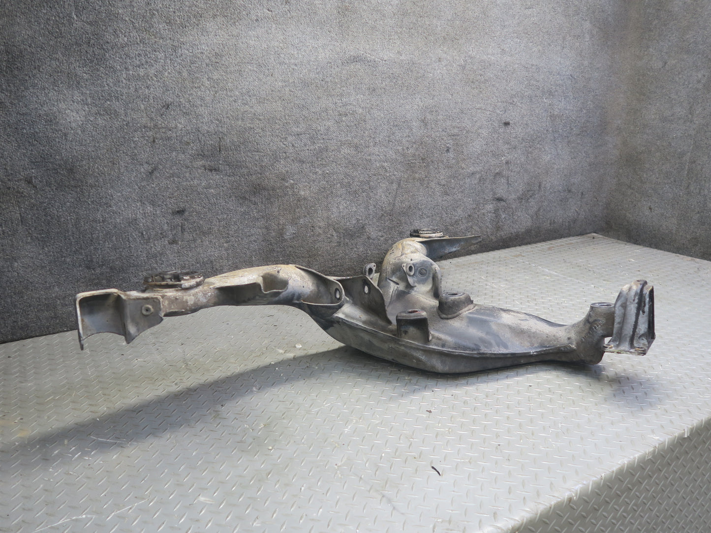 86-89 Mercedes R107 560SL Rear Suspension Crossmember Subframe K-frame Cradle