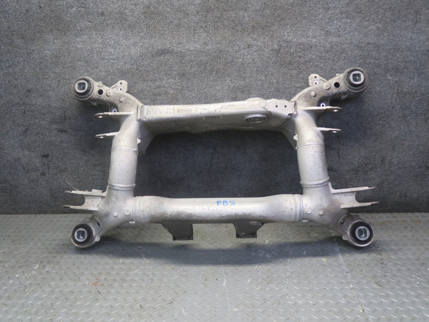 2006-2010 BMW E63 E64 M6 Rear Subframe Crossmember Cradle Axle Carrier