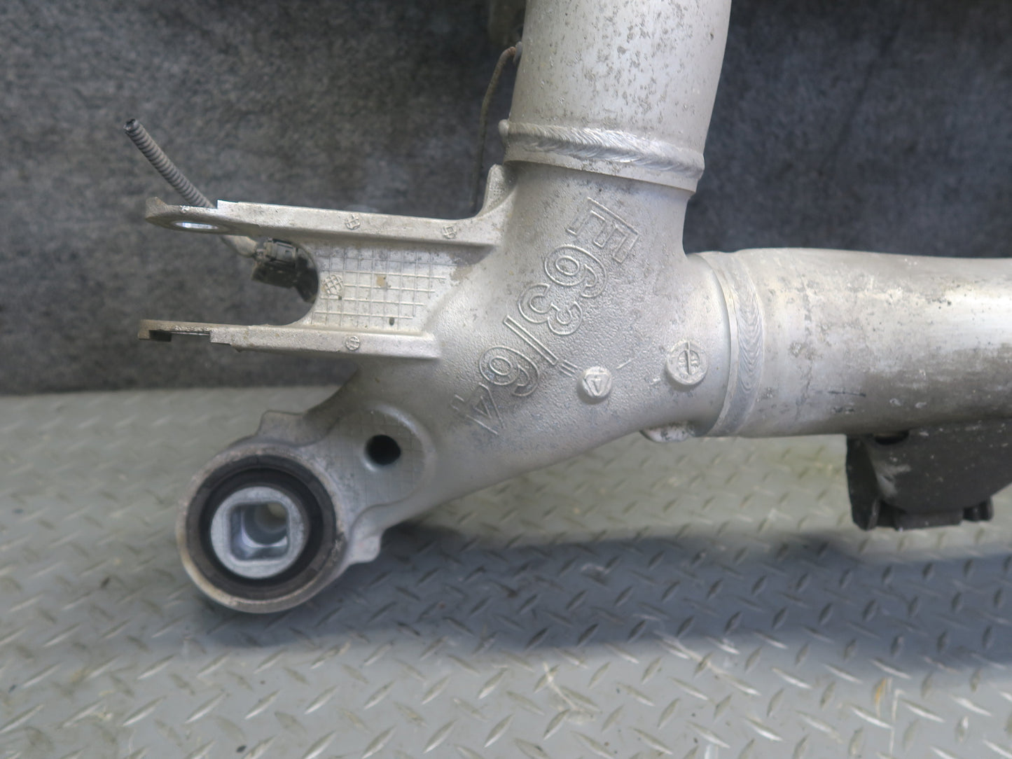 2006-2010 BMW E63 E64 M6 Rear Subframe Crossmember Cradle Axle Carrier