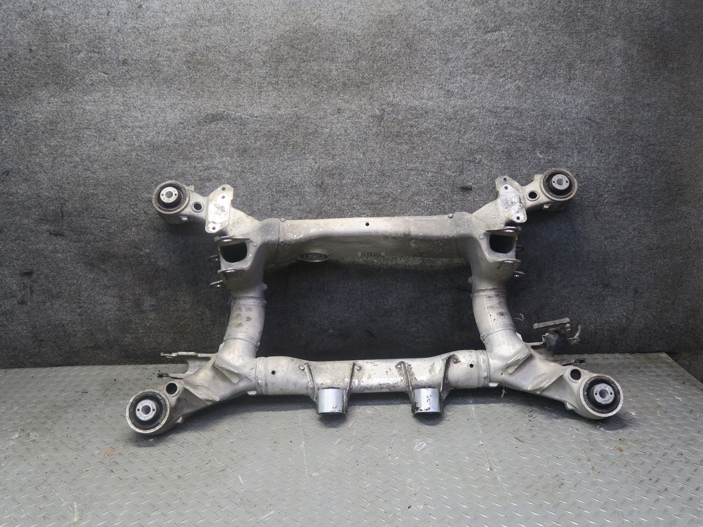 2006-2010 BMW E63 E64 M6 Rear Subframe Crossmember Cradle Axle Carrier