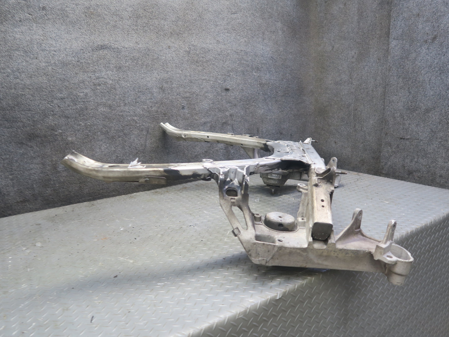 2006-2010 BMW E63 E64 M6 Front Subframe Crossmember Cradle Axle Carrier
