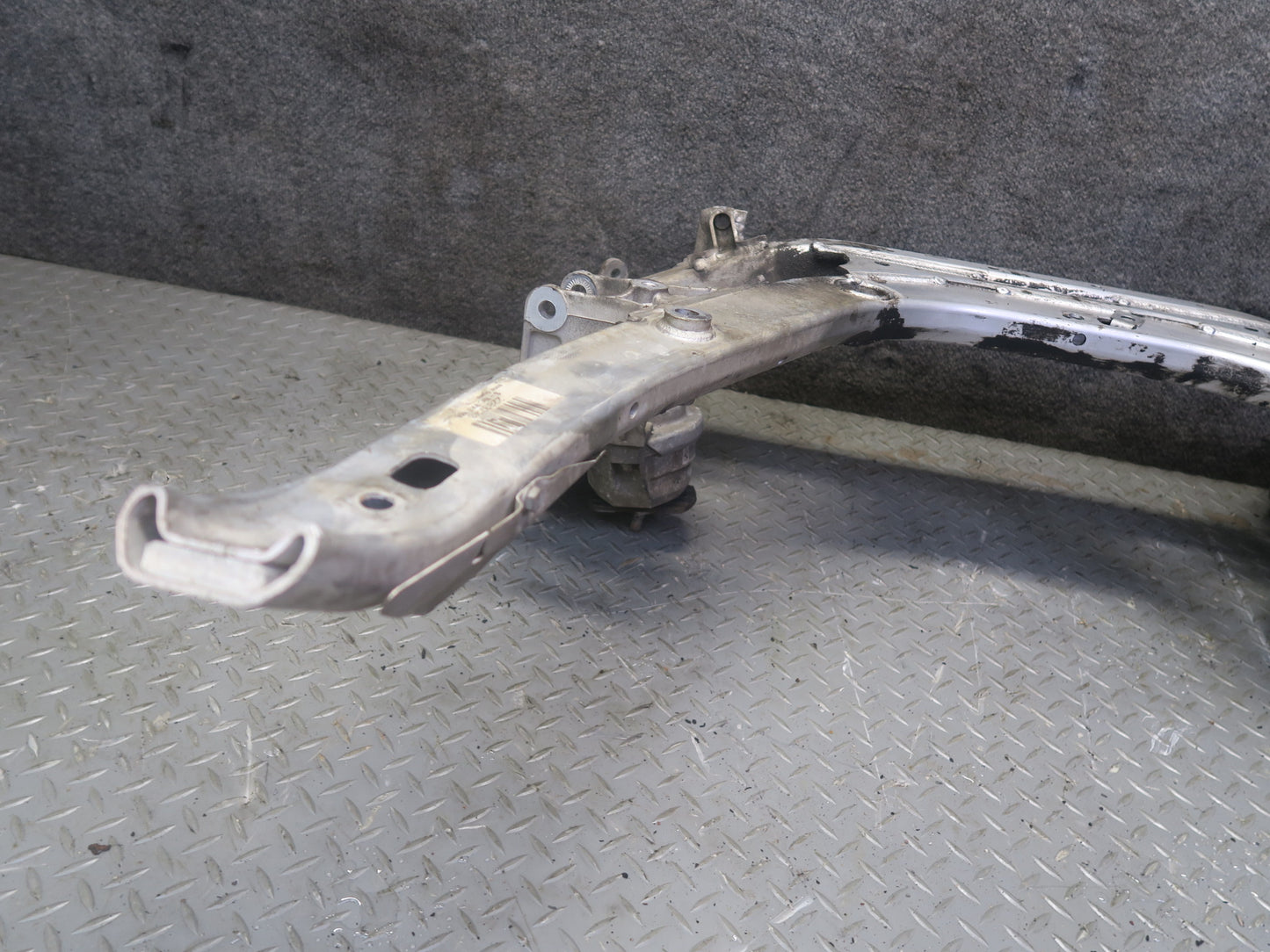 2006-2010 BMW E63 E64 M6 Front Subframe Crossmember Cradle Axle Carrier
