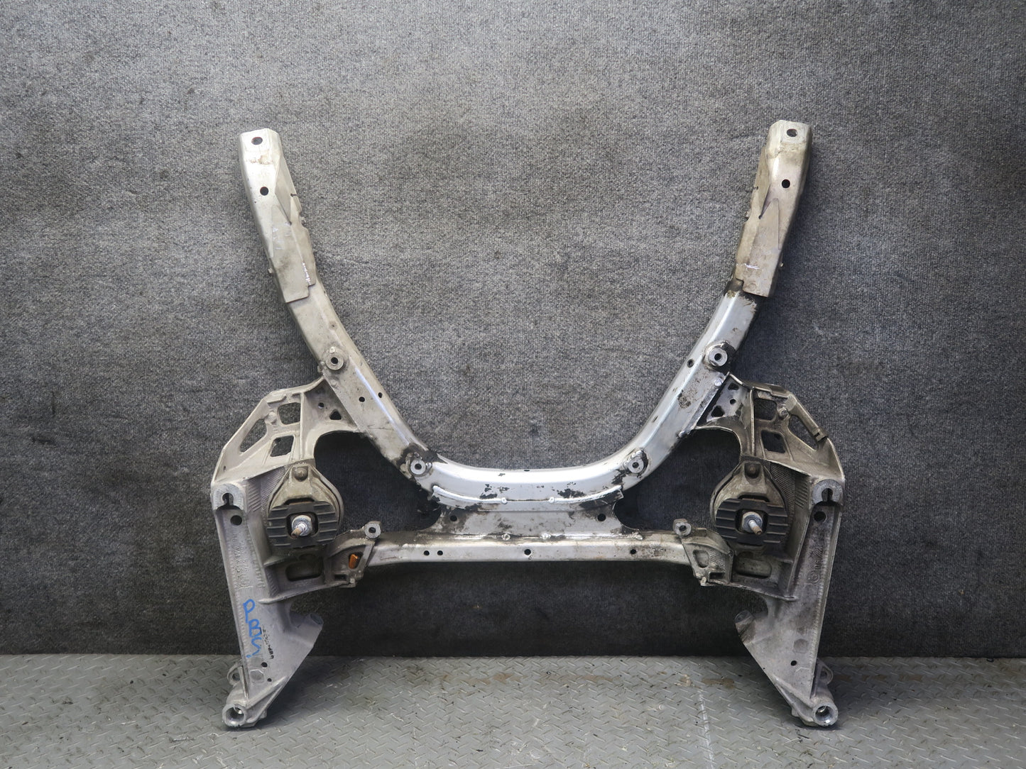 2006-2010 BMW E63 E64 M6 Front Subframe Crossmember Cradle Axle Carrier