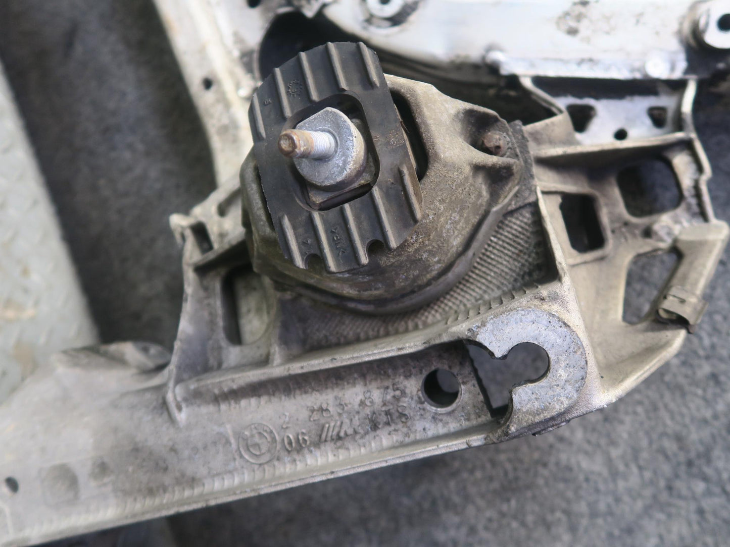 2006-2010 BMW E63 E64 M6 Front Subframe Crossmember Cradle Axle Carrier