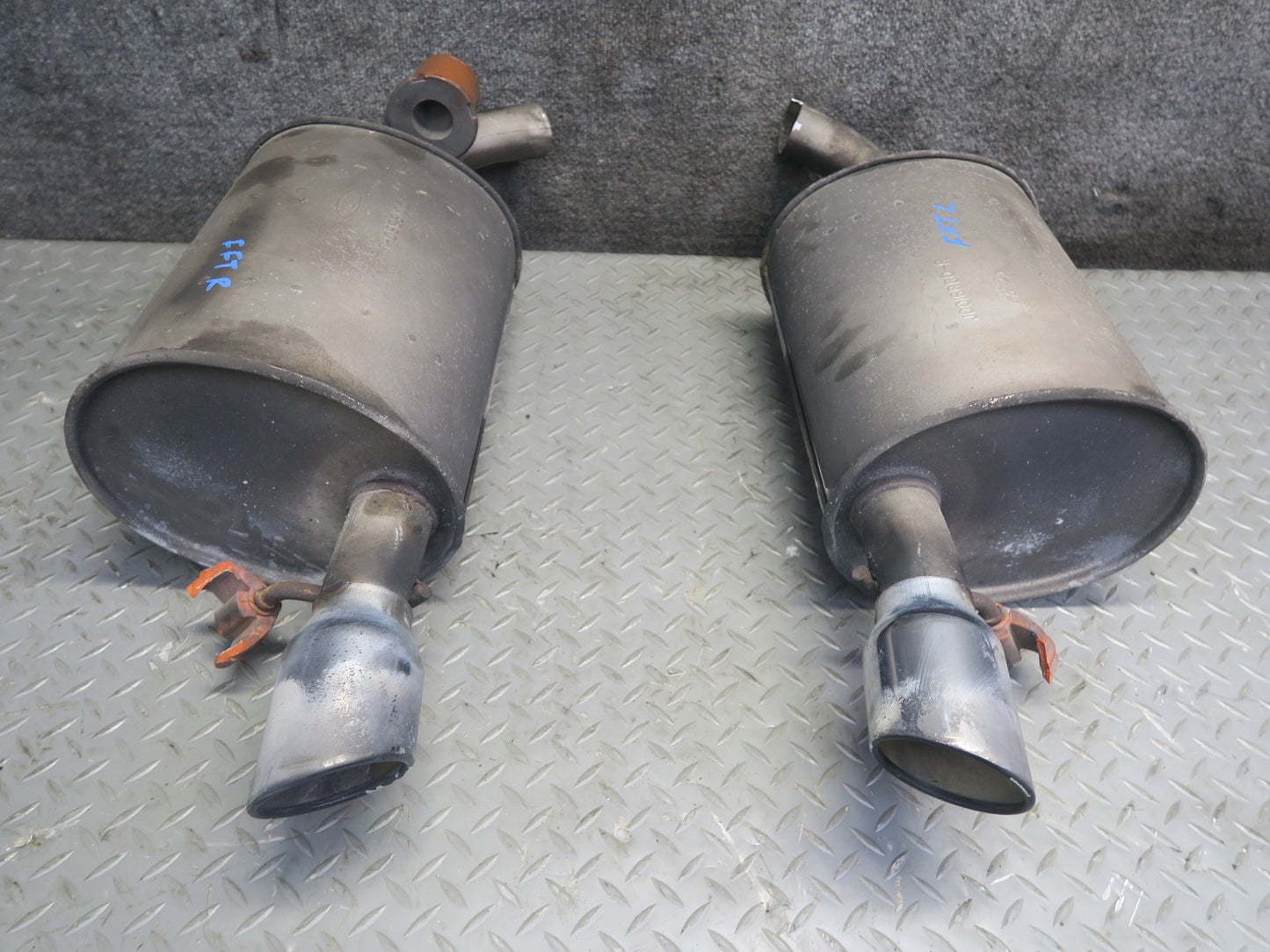02-05 Ford Thunderbird Set of 2 Rear Left & Right Exhaust Muffler w Tips OEM