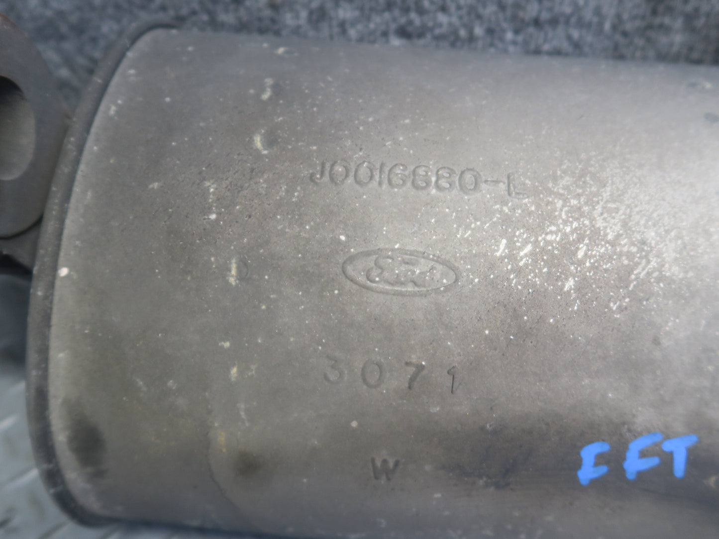 02-05 Ford Thunderbird Set of 2 Rear Left & Right Exhaust Muffler w Tips OEM