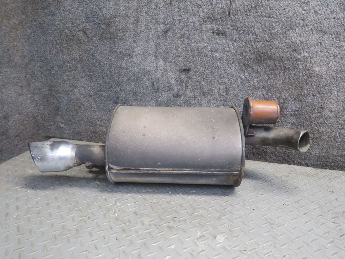 02-05 Ford Thunderbird Set of 2 Rear Left & Right Exhaust Muffler w Tips OEM