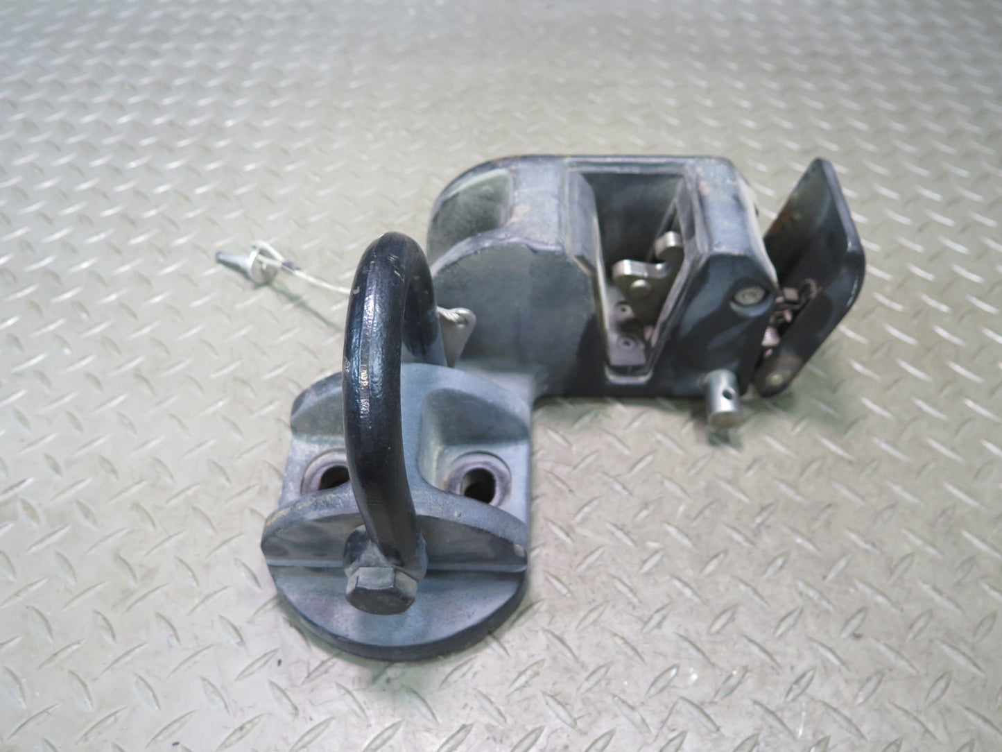 2003-2009 Hummer H2 Spare Tire Bracket Carrier Latch Hinge w Hook 15200394