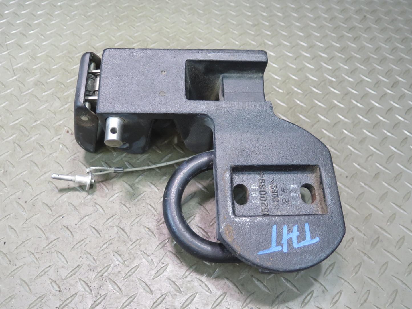 2003-2009 Hummer H2 Spare Tire Bracket Carrier Latch Hinge w Hook 15200394