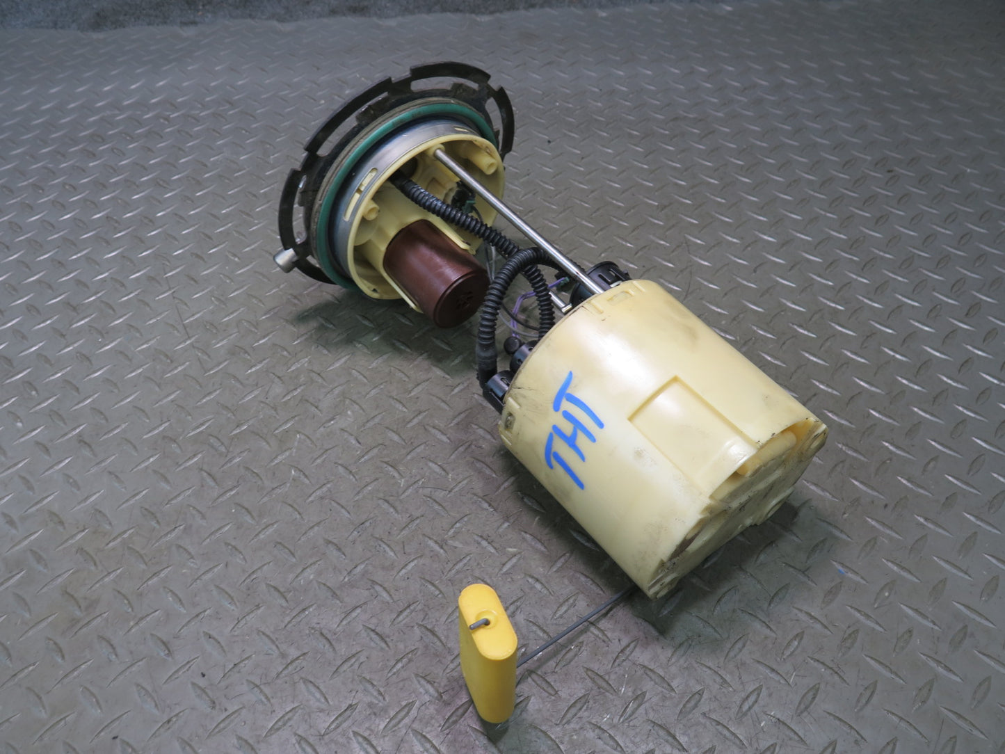 2005-2007 Hummer H2 Fuel Pump Level Sensor Assembly 15138556
