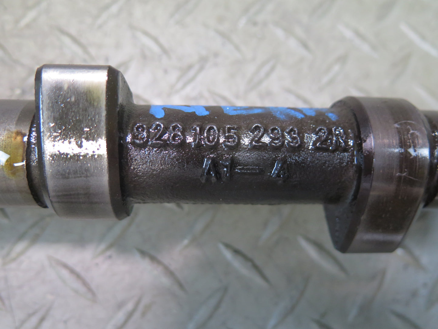 1985-1986 Porsche 928 S 5.0L V8 Engine Motor Outlet Exhaust Camshaft 1-4 CYL