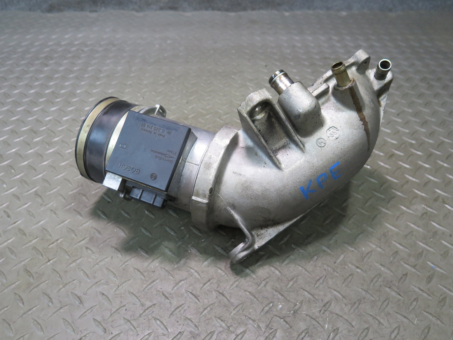 1985-1986 Porsche 928 S 5.0L V8 Engine Air Intake Throttle Body Assembly