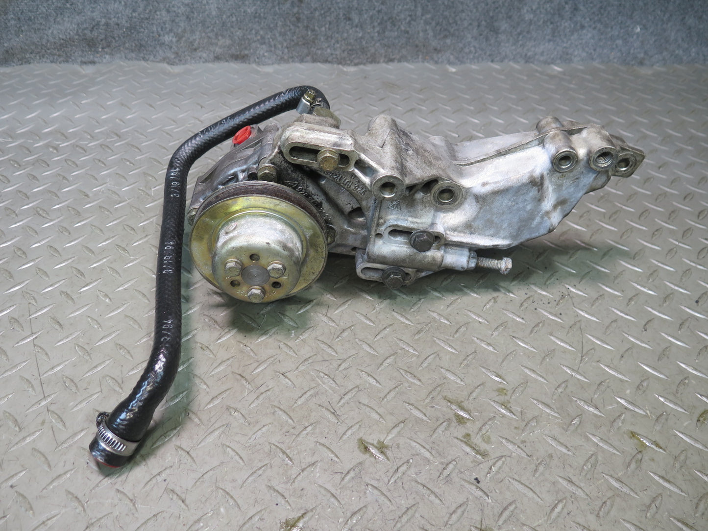 1985-1986 Porsche 928 S 5.0L V8 Engine Power Steering Pump W/ Line Set