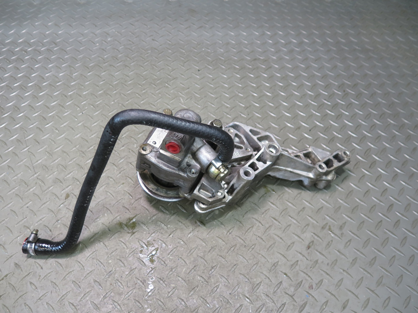 1985-1986 Porsche 928 S 5.0L V8 Engine Power Steering Pump W/ Line Set