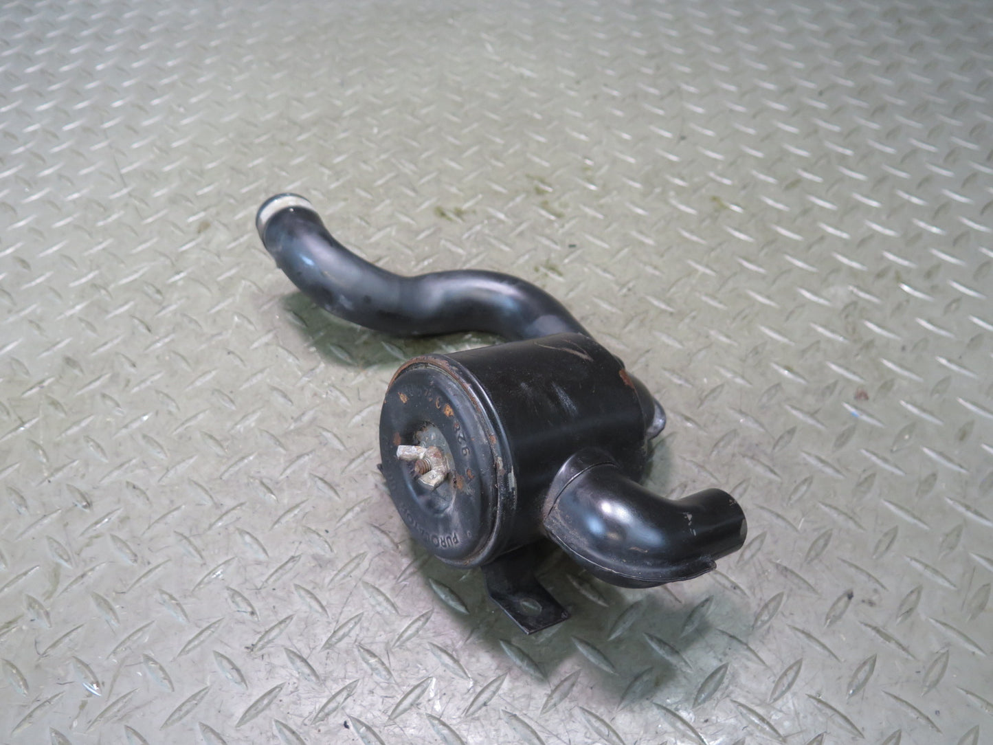 1985-1986 Porsche 928 S 5.0L V8 Smog Pump Air Cleaner Filter Canister 9281131450