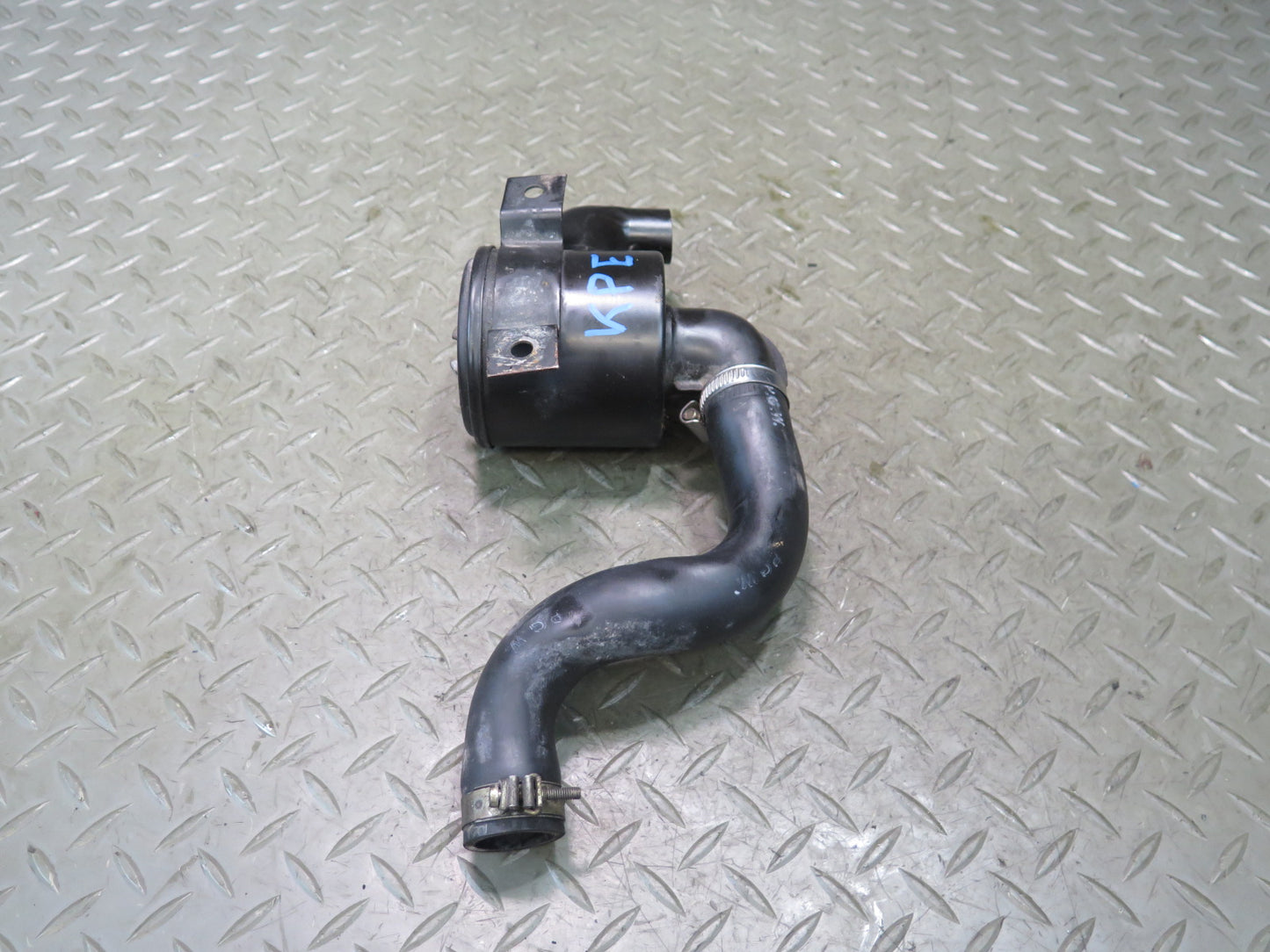 1985-1986 Porsche 928 S 5.0L V8 Smog Pump Air Cleaner Filter Canister 9281131450