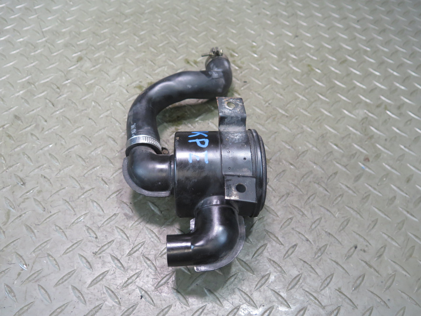 1985-1986 Porsche 928 S 5.0L V8 Smog Pump Air Cleaner Filter Canister 9281131450
