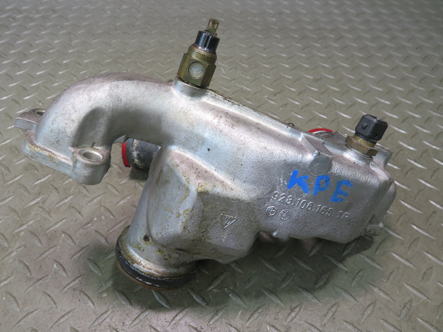 1985-1986 Porsche 928 S 5.0L V8 Engine Coolant Thermostat Housing Assembly