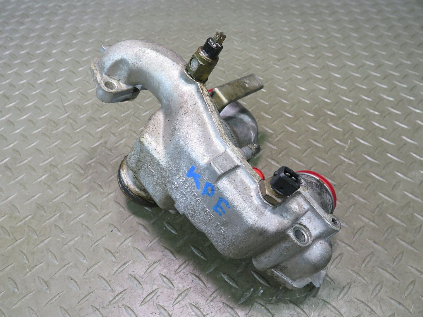 1985-1986 Porsche 928 S 5.0L V8 Engine Coolant Thermostat Housing Assembly