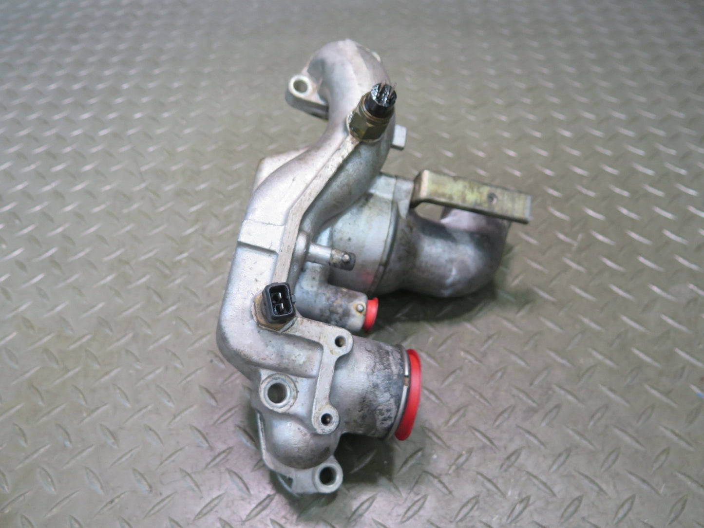1985-1986 Porsche 928 S 5.0L V8 Engine Coolant Thermostat Housing Assembly