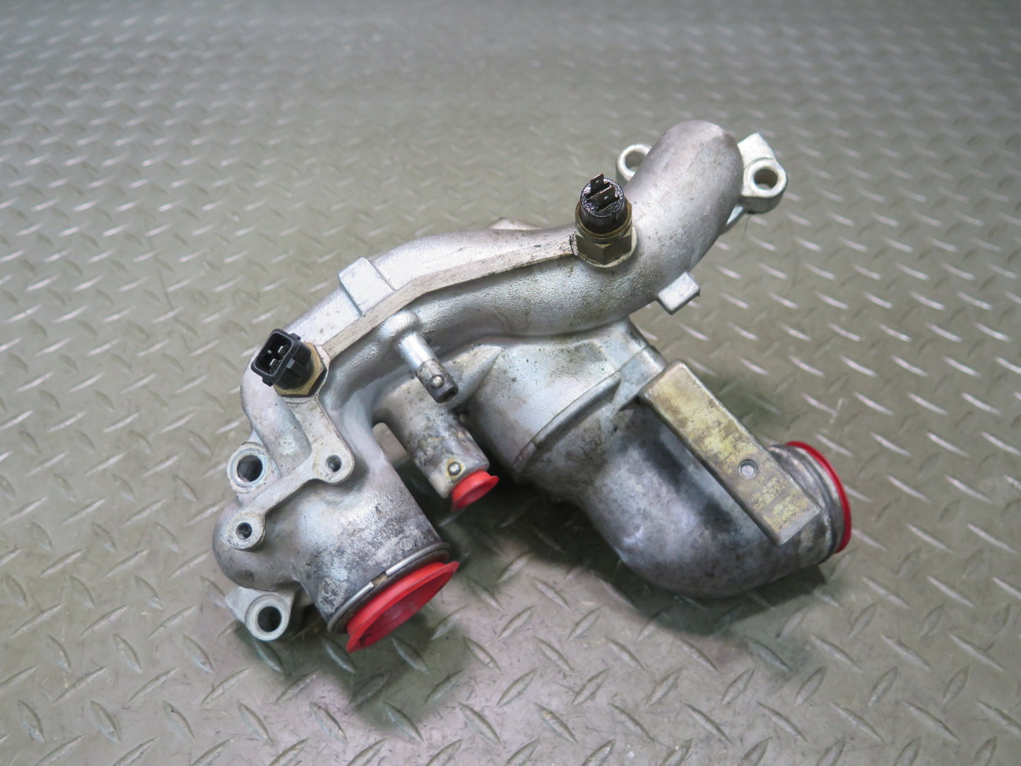 1985-1986 Porsche 928 S 5.0L V8 Engine Coolant Thermostat Housing Assembly