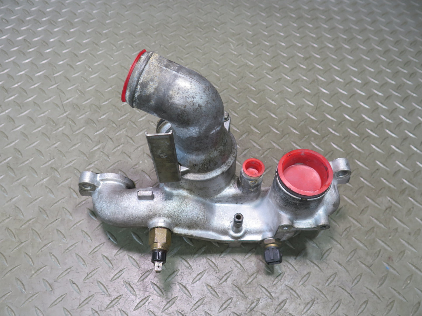 1985-1986 Porsche 928 S 5.0L V8 Engine Coolant Thermostat Housing Assembly