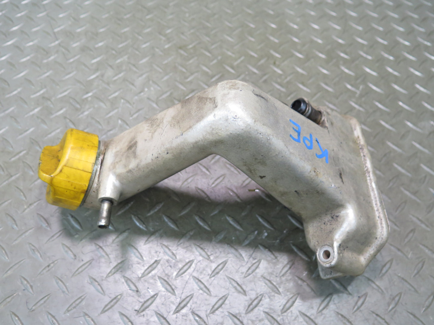 1985-1986 Porsche 928 S 5.0L V8 Engine Motor Oil Filler Neck Pipe Tube W/ Cap