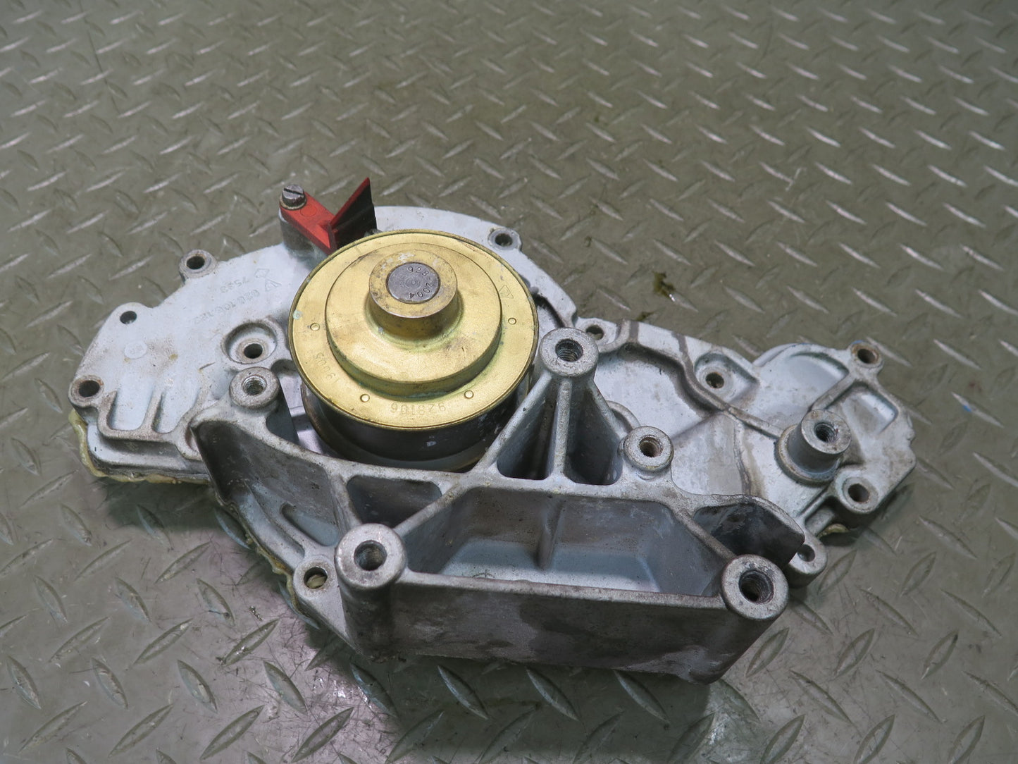 1985-1986 Porsche 928 S 5.0L V8 Engine Motor Water Coolant Pump