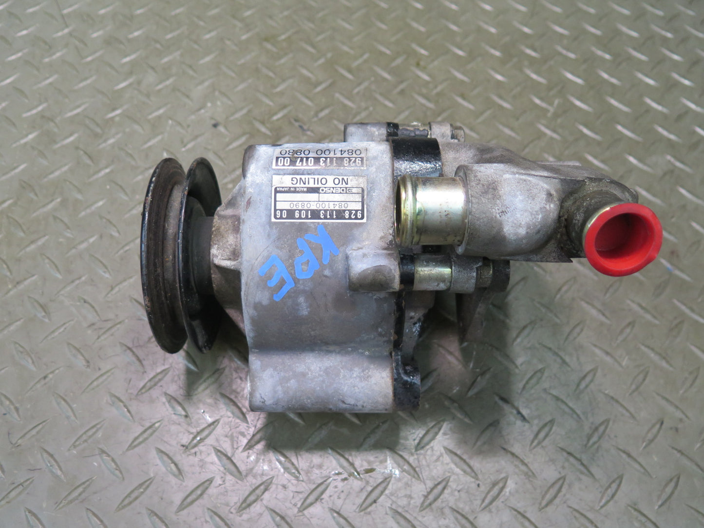 1985-1986 Porsche 928 S 5.0L V8 Air Smog Injection Auxiliary Pump 92811310906