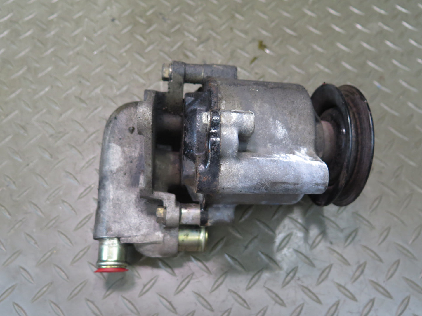 1985-1986 Porsche 928 S 5.0L V8 Air Smog Injection Auxiliary Pump 92811310906