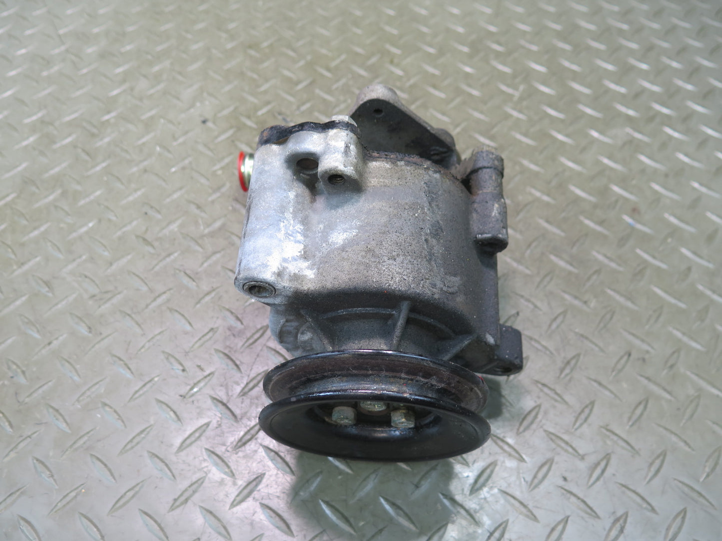 1985-1986 Porsche 928 S 5.0L V8 Air Smog Injection Auxiliary Pump 92811310906