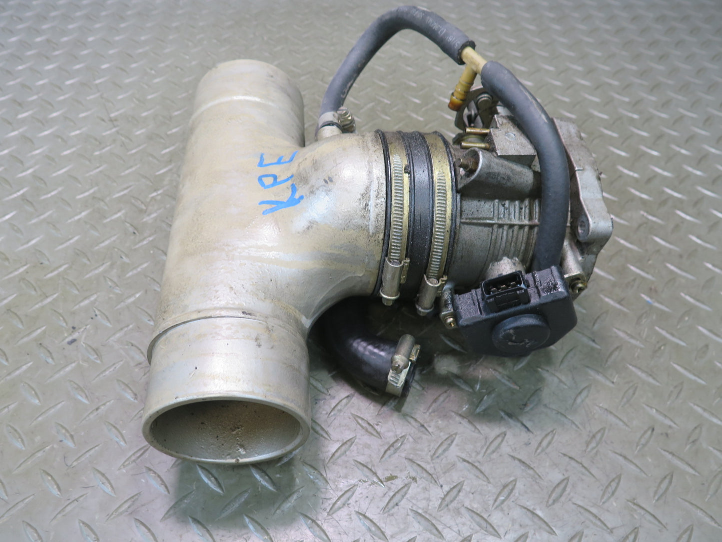 1985-1986 Porsche 928 S 5.0L V8 Engine Intake Manifold T Pipe W/ Throttle Body