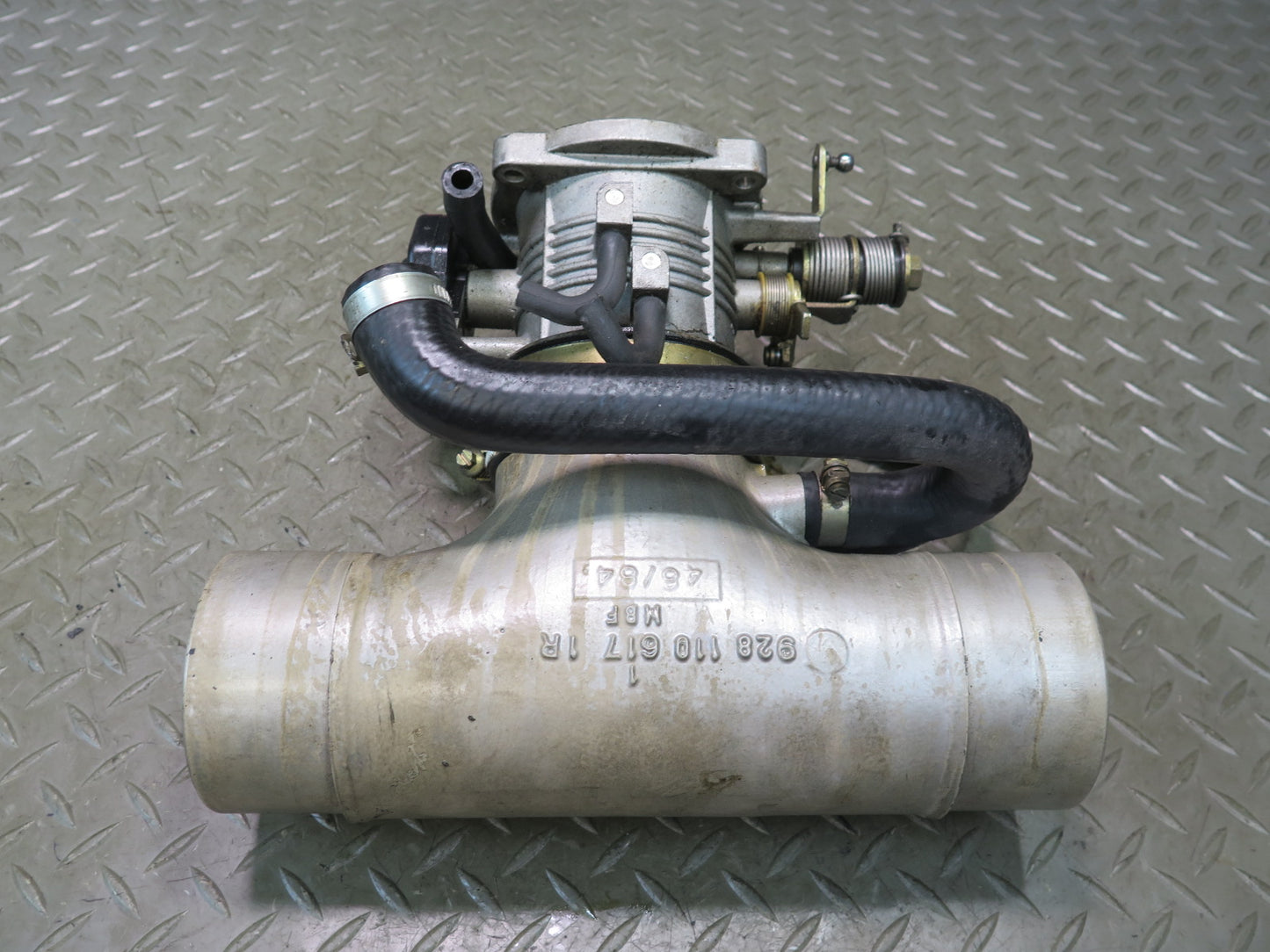 1985-1986 Porsche 928 S 5.0L V8 Engine Intake Manifold T Pipe W/ Throttle Body