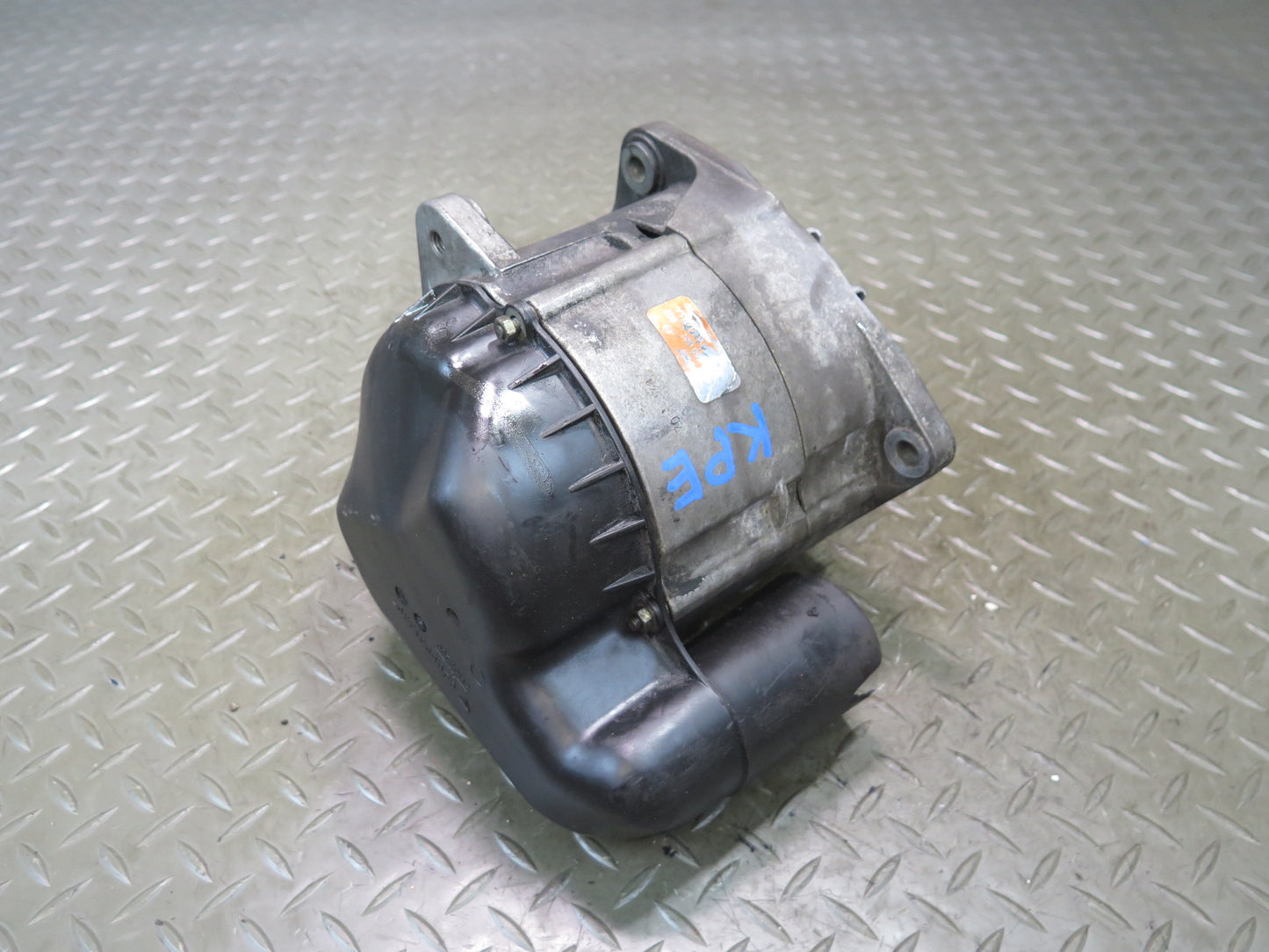 1985-1986 Porsche 928 S 5.0L V8 Engine Motor Alternator Generator