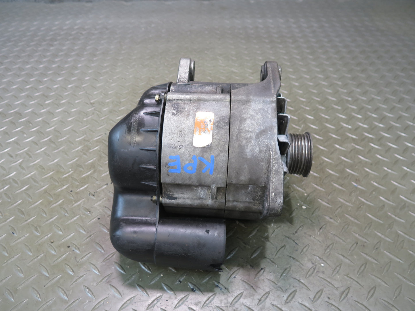 1985-1986 Porsche 928 S 5.0L V8 Engine Motor Alternator Generator