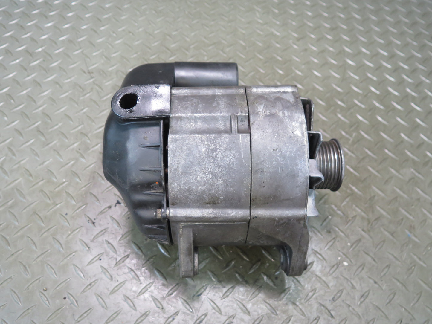 1985-1986 Porsche 928 S 5.0L V8 Engine Motor Alternator Generator